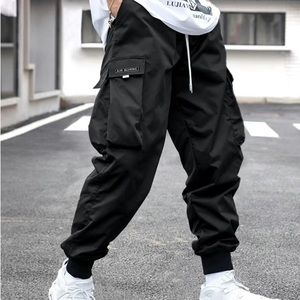 Size L men’s cargos
